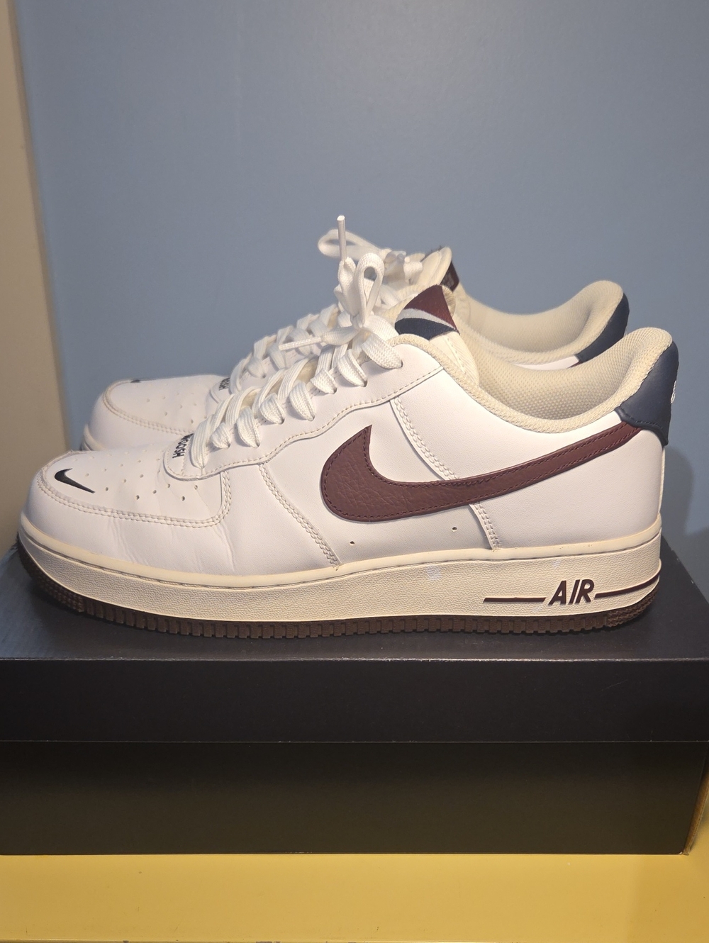 Nike Air Force 1 Low '07 Obsidian-White/ University-Red Size 10.5 Pre Owned